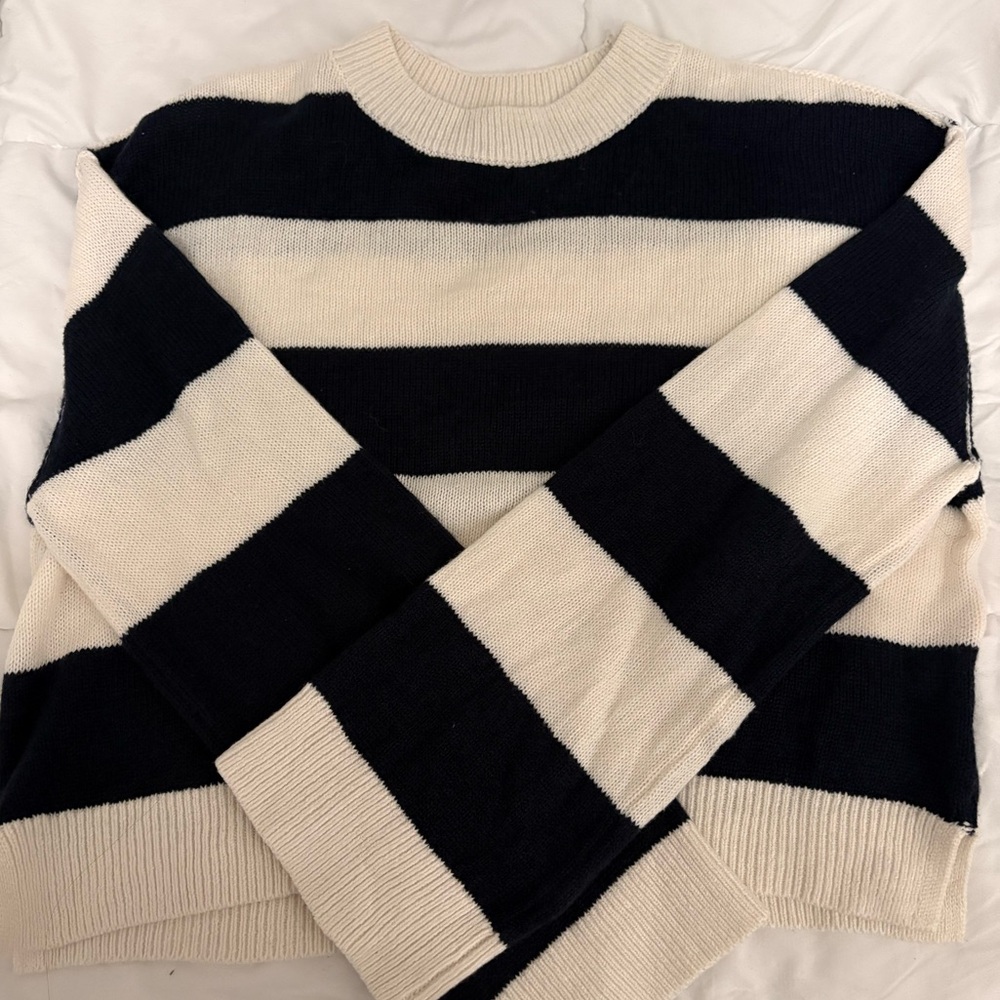 Divided Stripped black and white crewneck